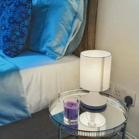 בית אירוח The Blue Haven - Calm And Cozy קורק